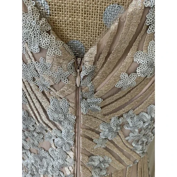 Badgley Mischka Champagne Sleeveless Sequin Gown Event Size 10 Formal Wedding - Picture 10 of 16